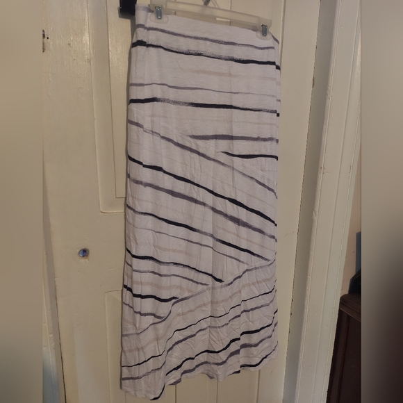 Express Maxi Skirt Size Medium - Picture 3 of 6